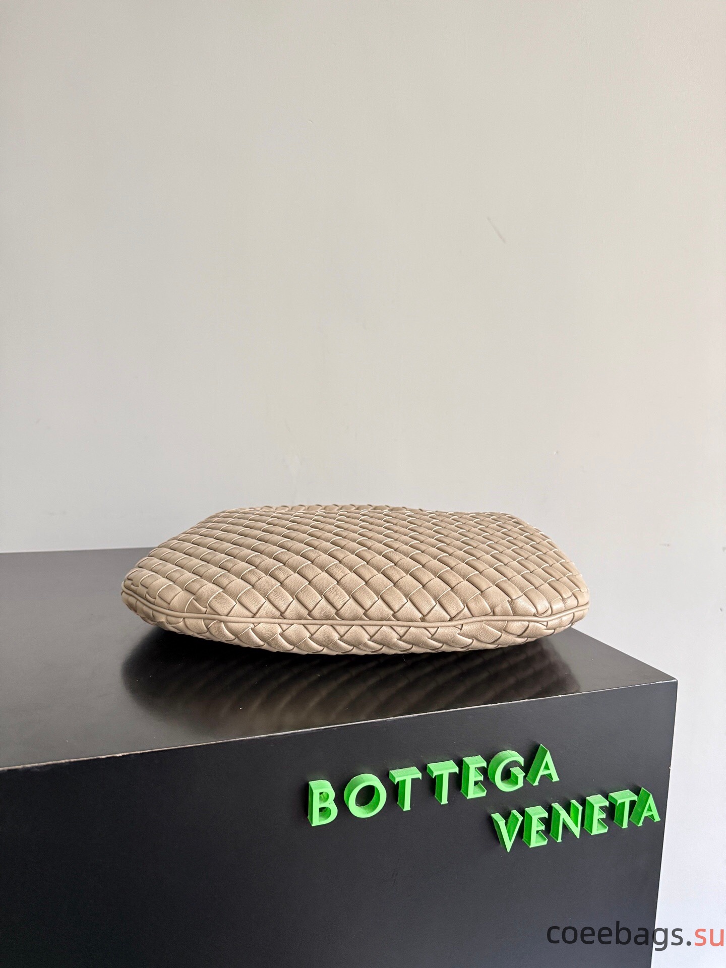 B0tt*ga Ven*ta Women