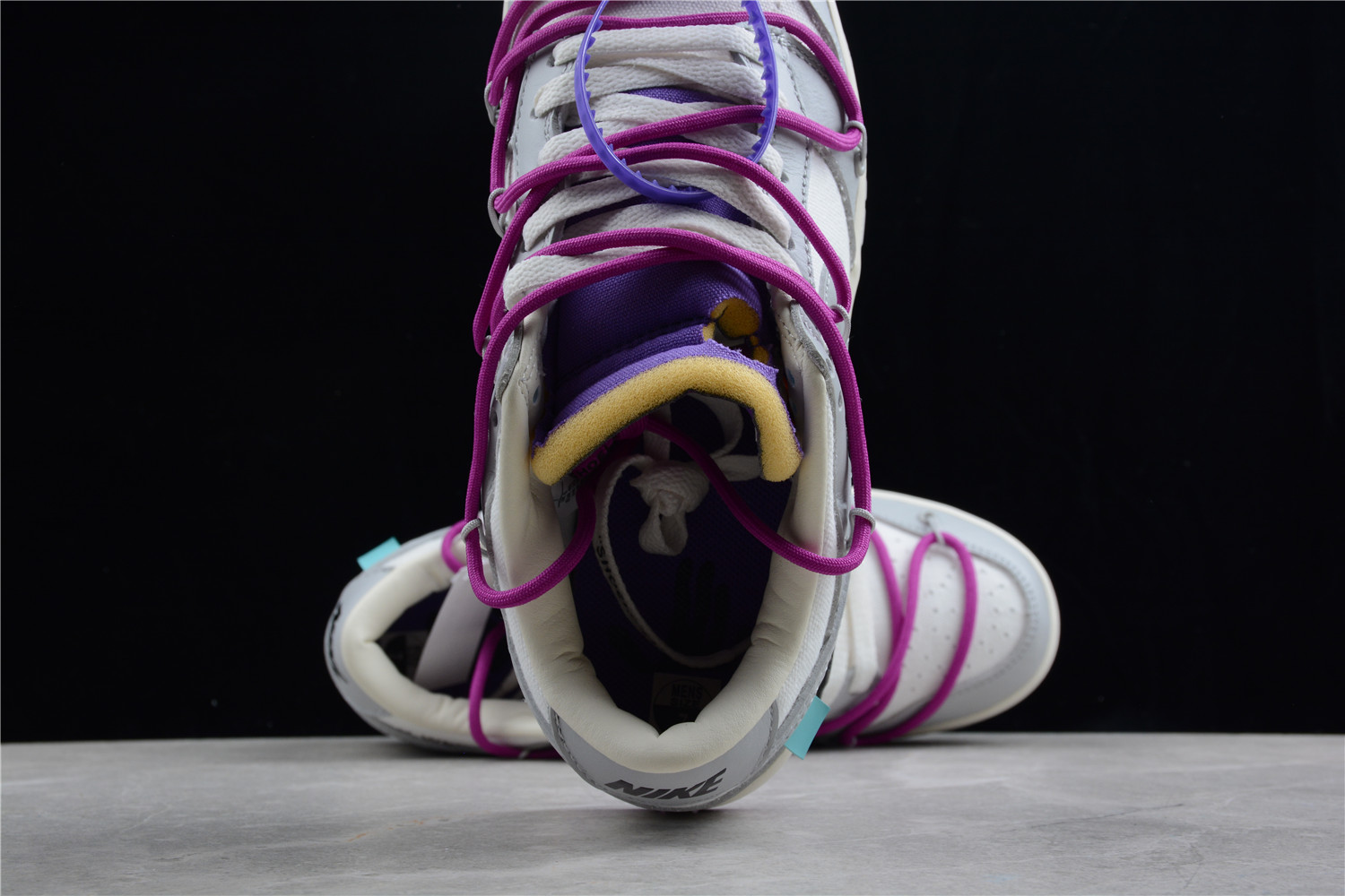 Nike SB Dunk OFF-WHITE DM1602-111