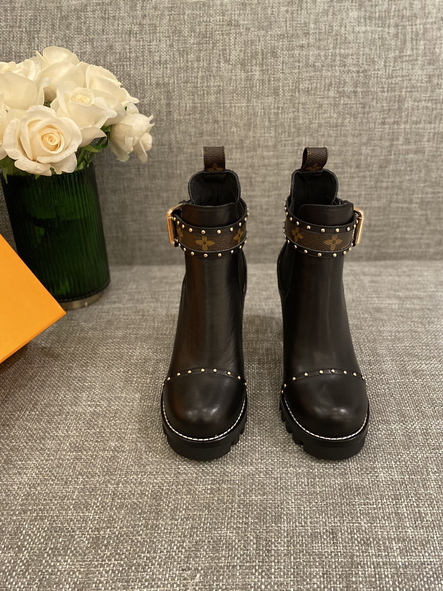 l0*is V*t0n boots