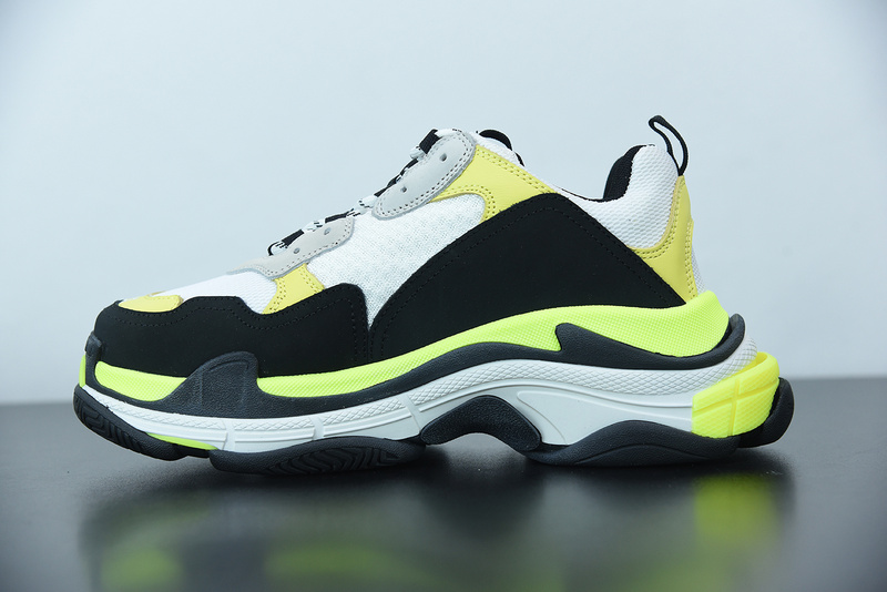 Ba*len*cia*ga triple s