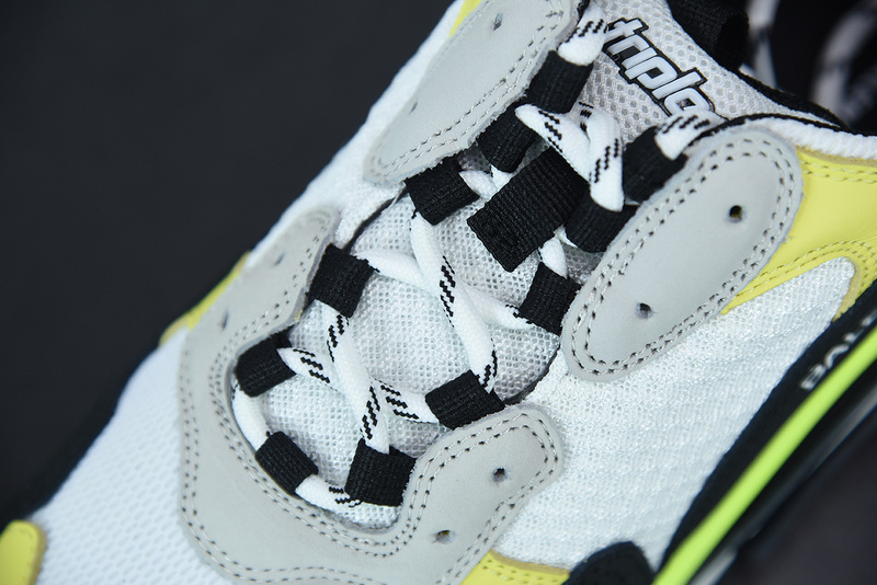 Ba*len*cia*ga triple s