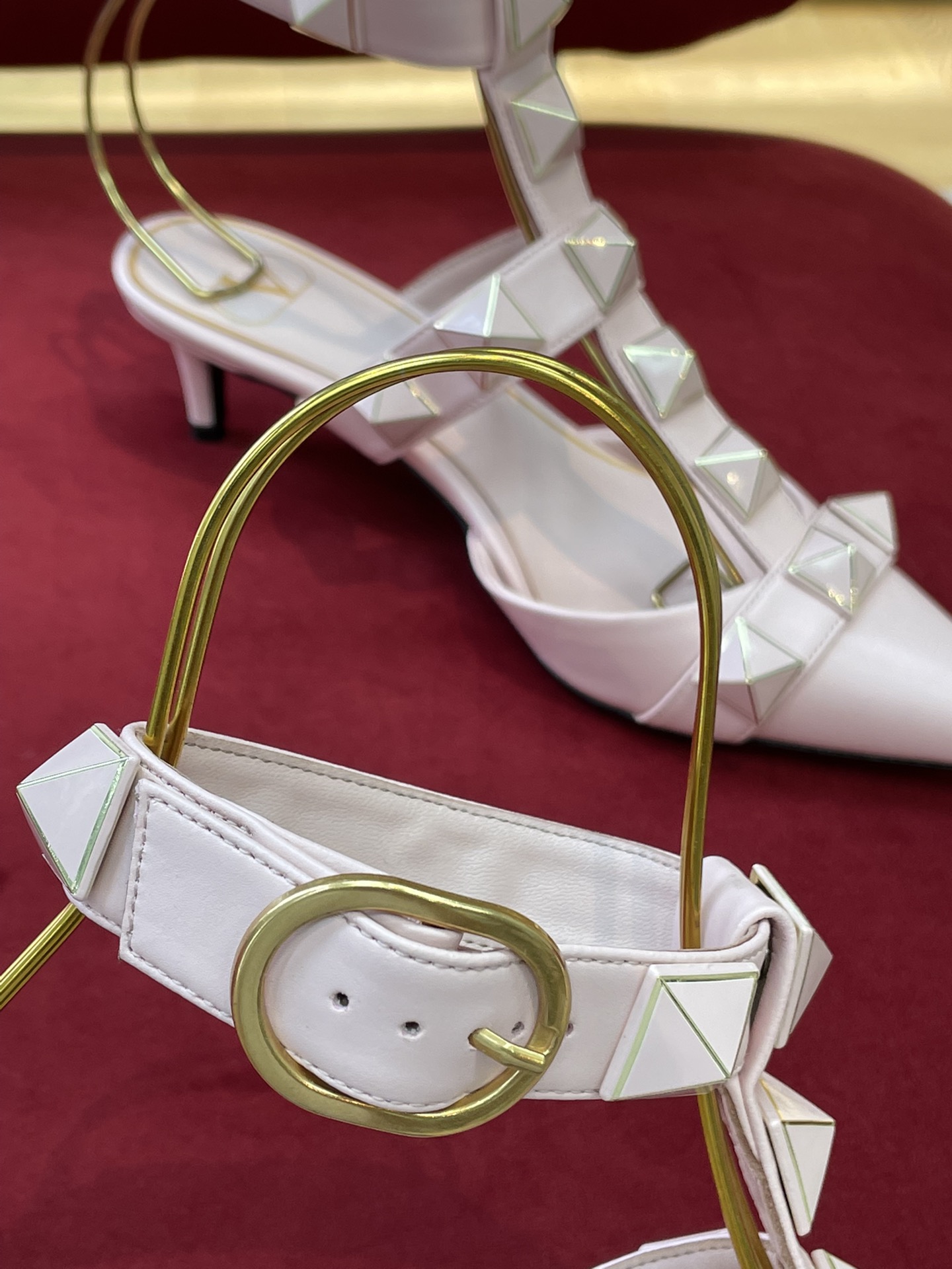 Va1e*ntin0 2022ss heels(size:35-42)