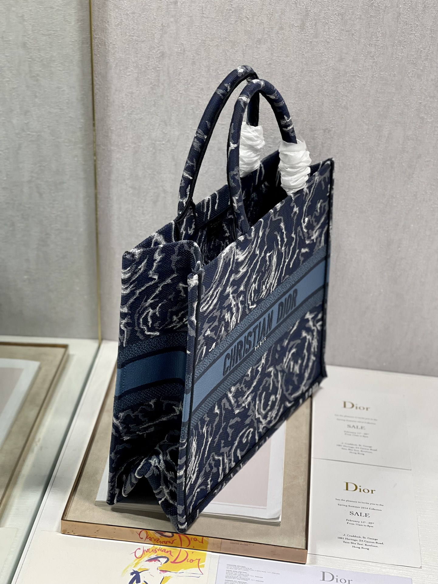 D*or book tote
