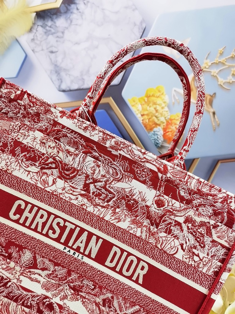 D*or book tote
