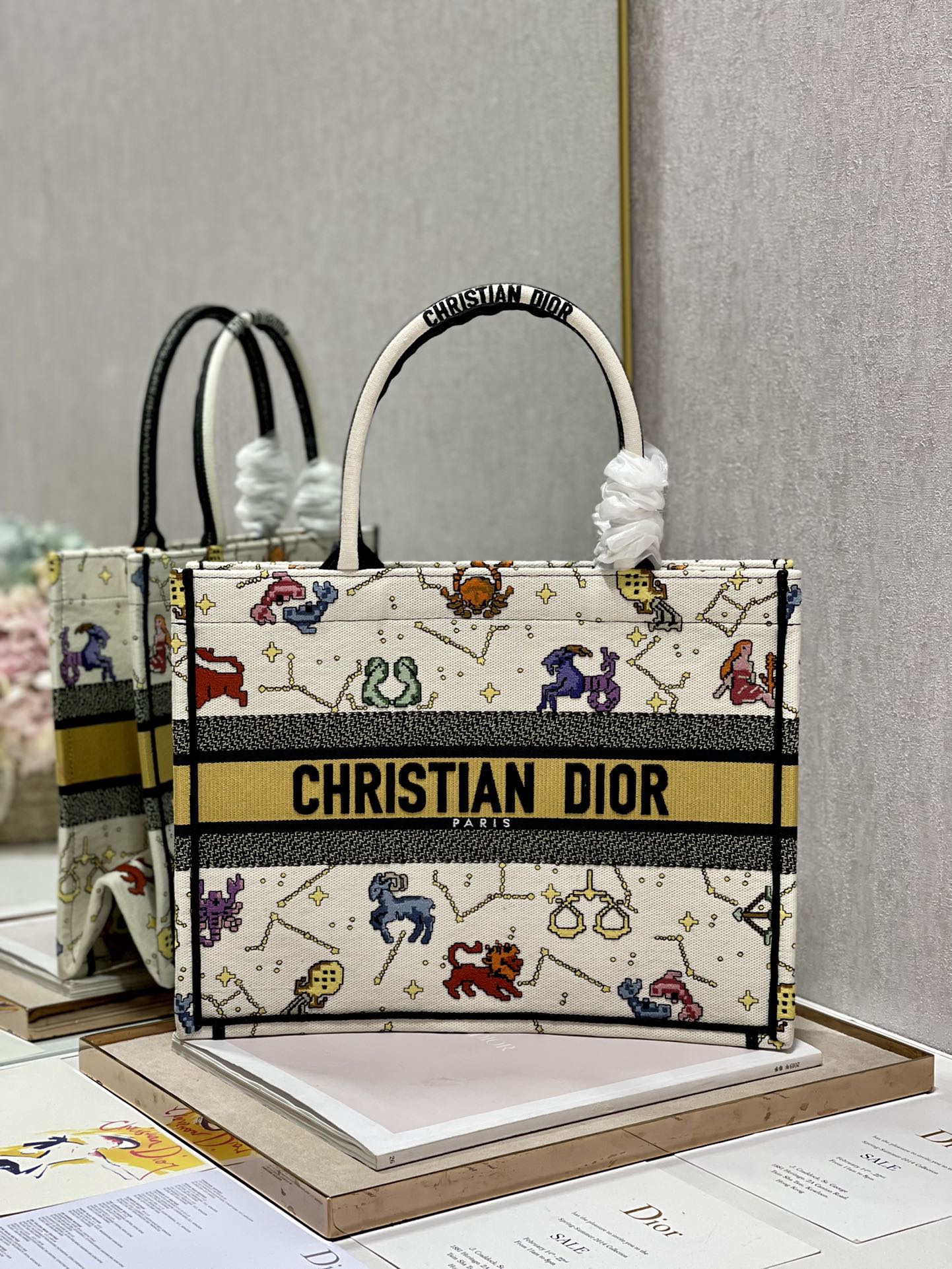 D*or small book tote-36.5cm