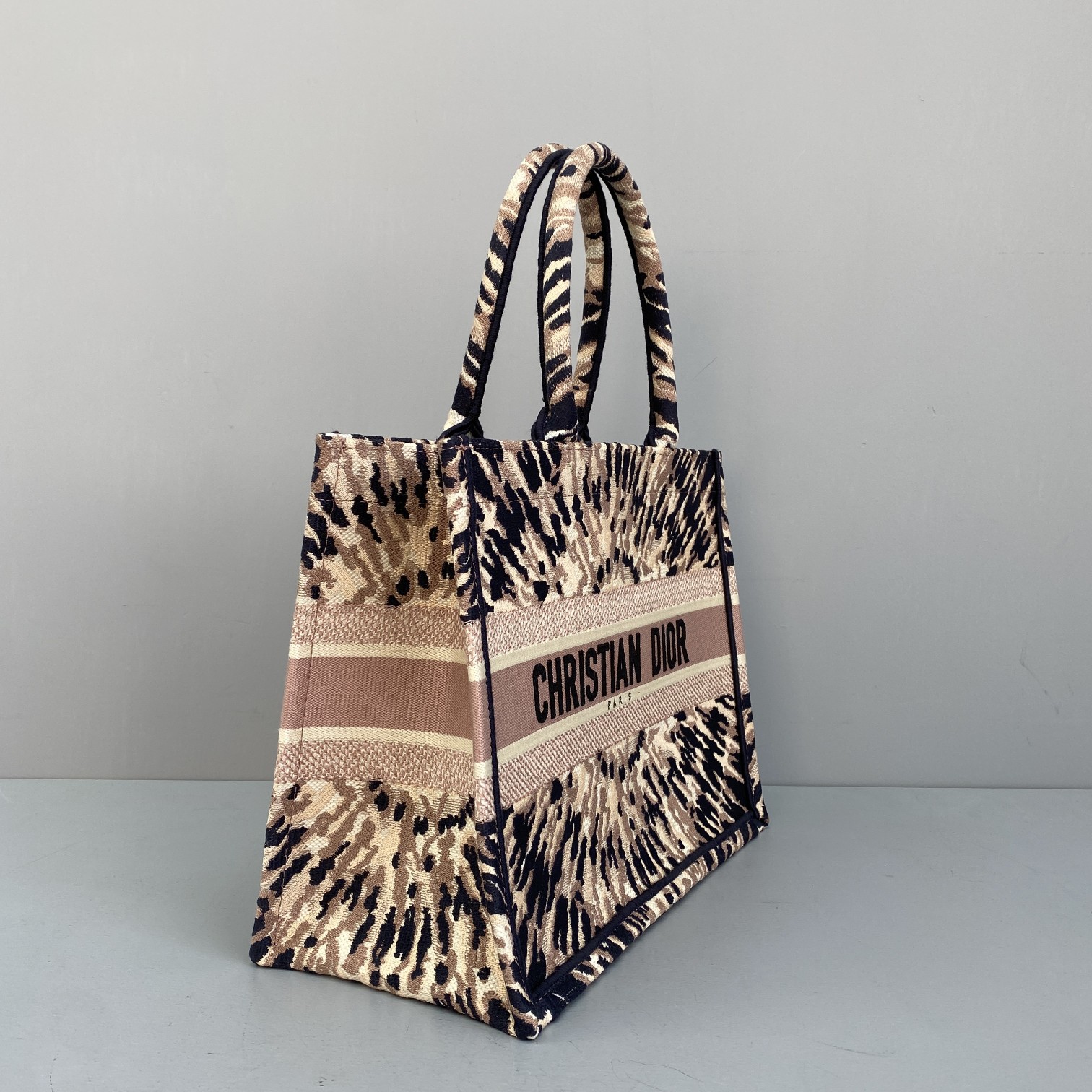 D*or small book tote-36.5cm