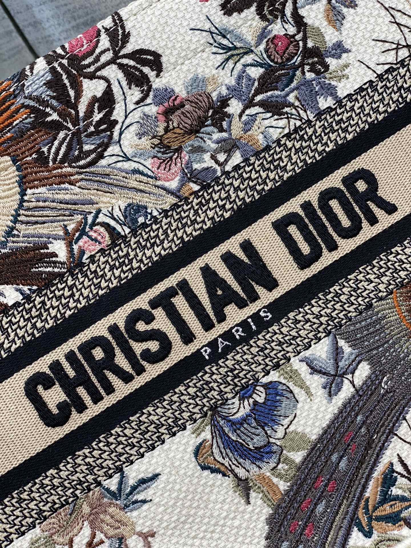 D*or small book tote-26*8*22cm