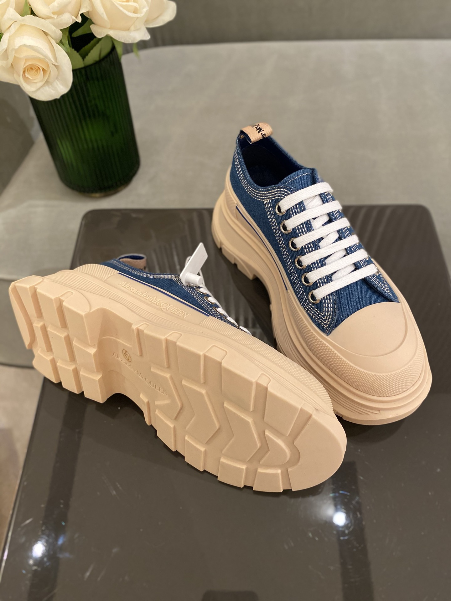 A1exa*der m*q*en sports shoes