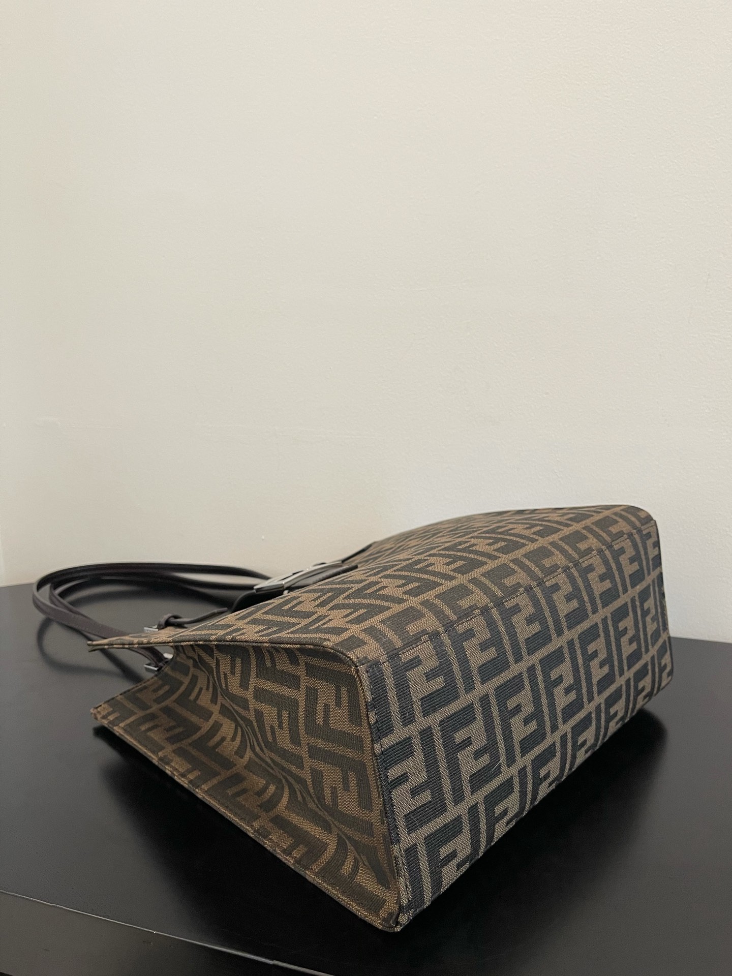 F**di vintage tote-28x28x11cm