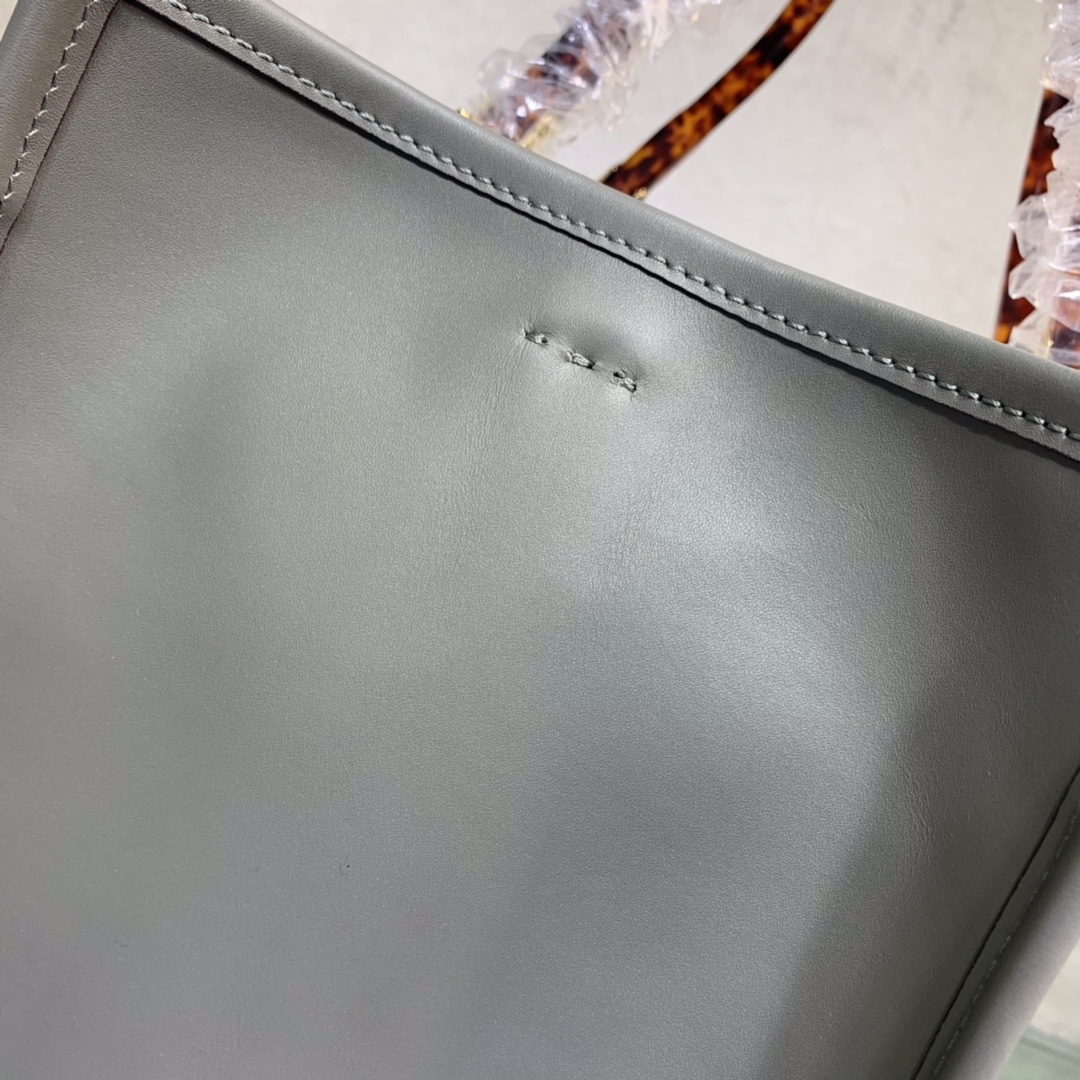F**di tote-39x19x35cm
