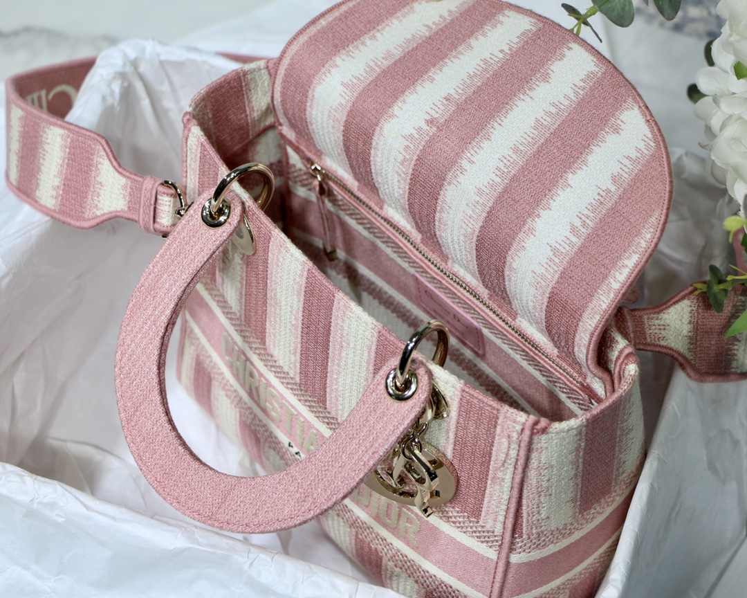 lady D*or bag-24*20*11cm