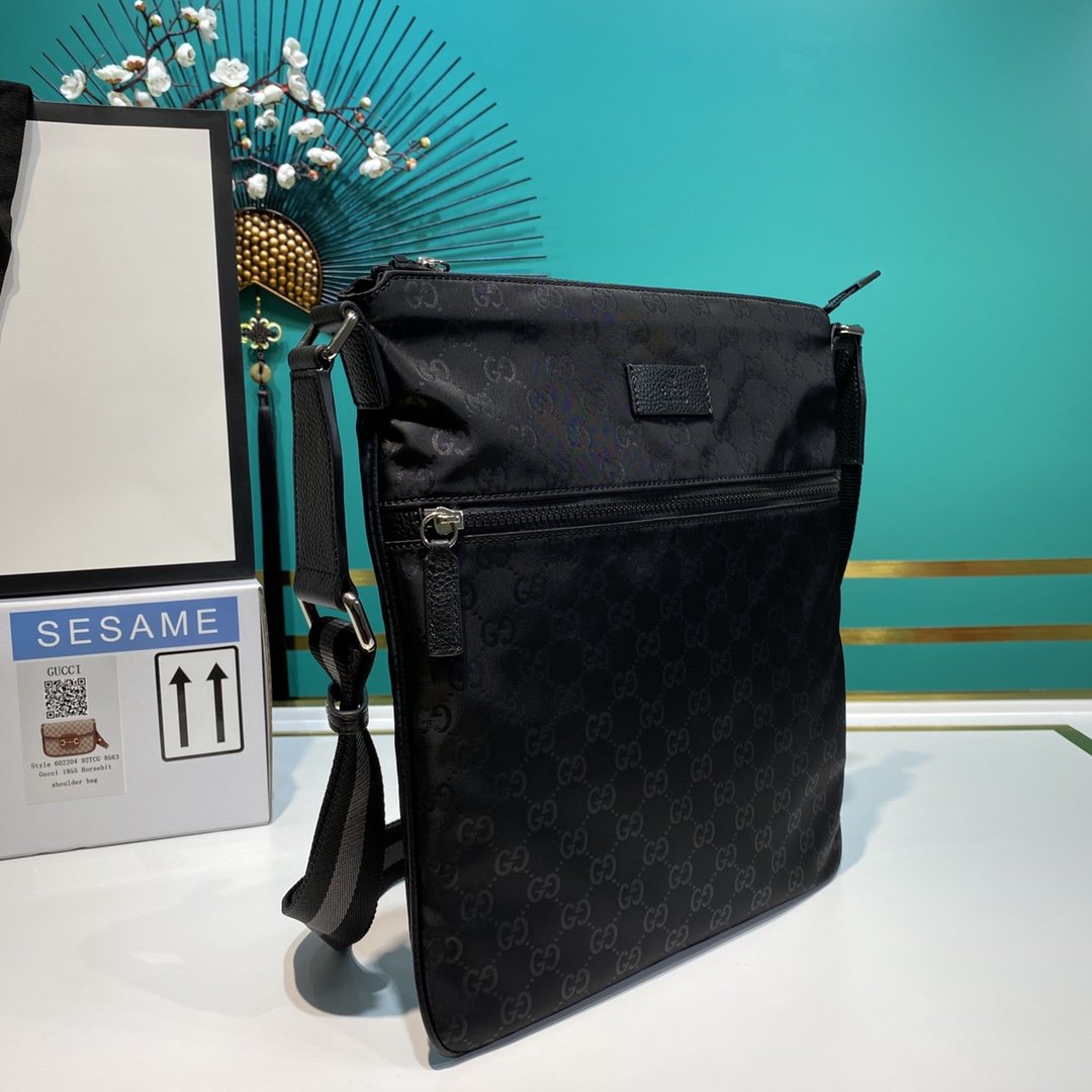 G*u*i crossbody bag-31*33*2cm