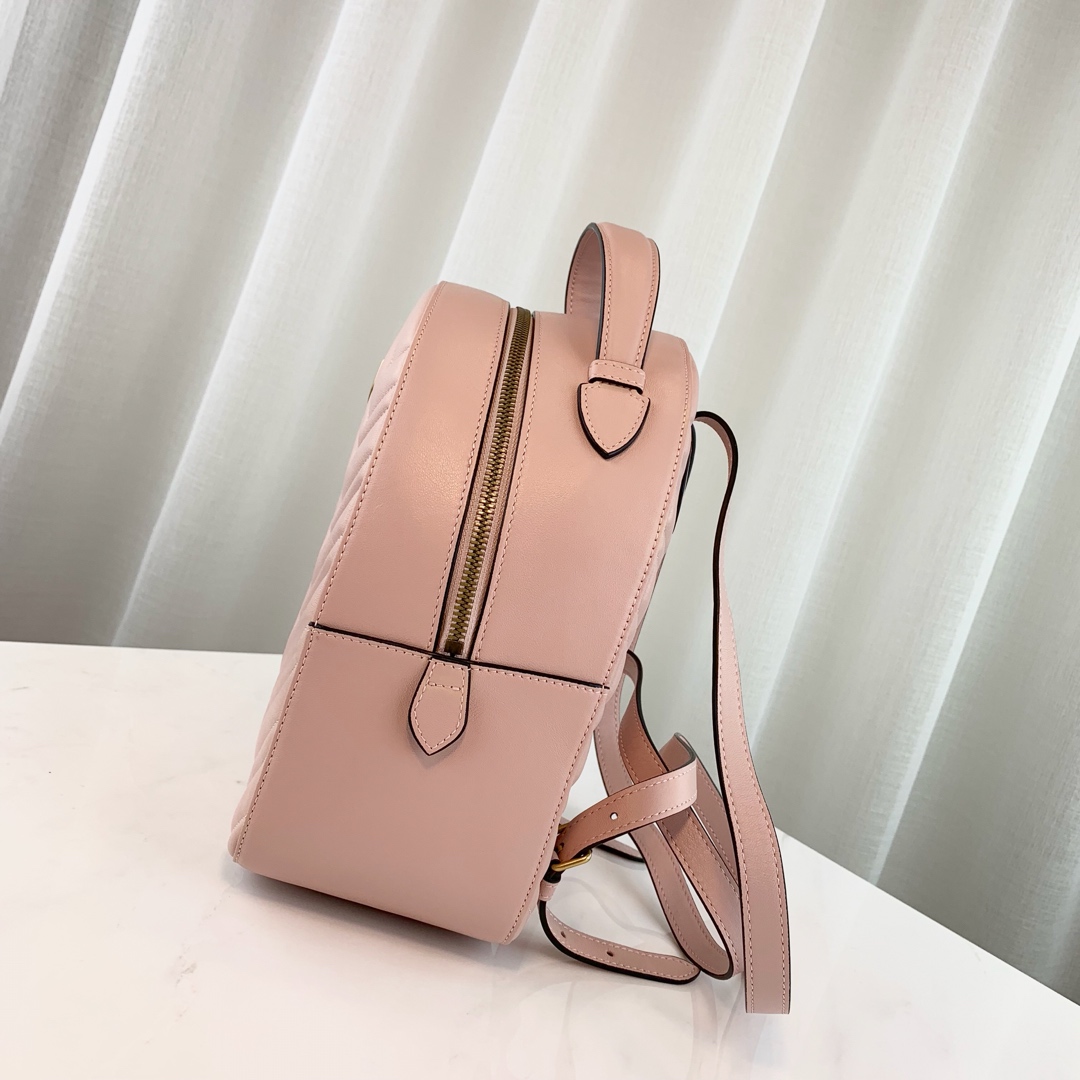 G*u*i backpack-22.5x26x11cm