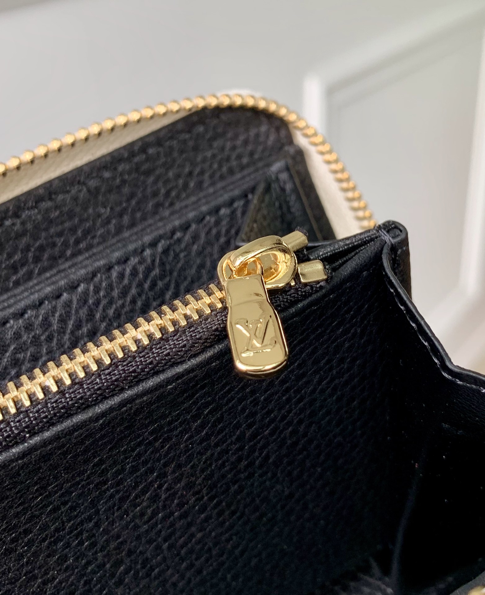 l0*is V*t0n monogram vernis zippy wallet m81141-19.5x10.5x2.5cm