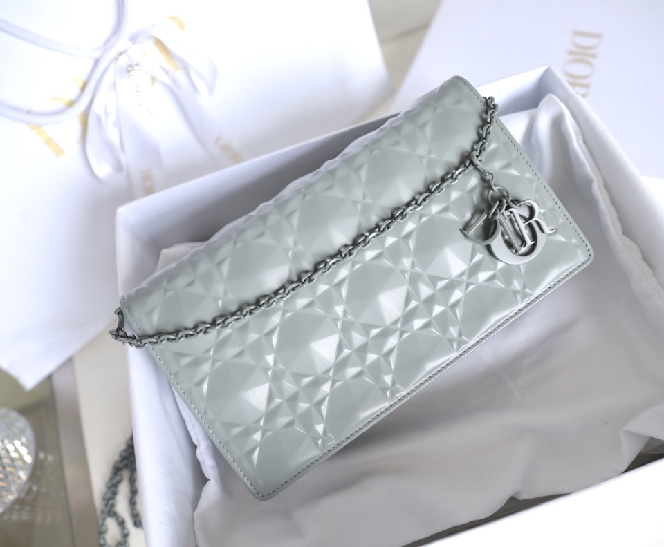 D*or wallet on chain-21.5*11.5*3cm