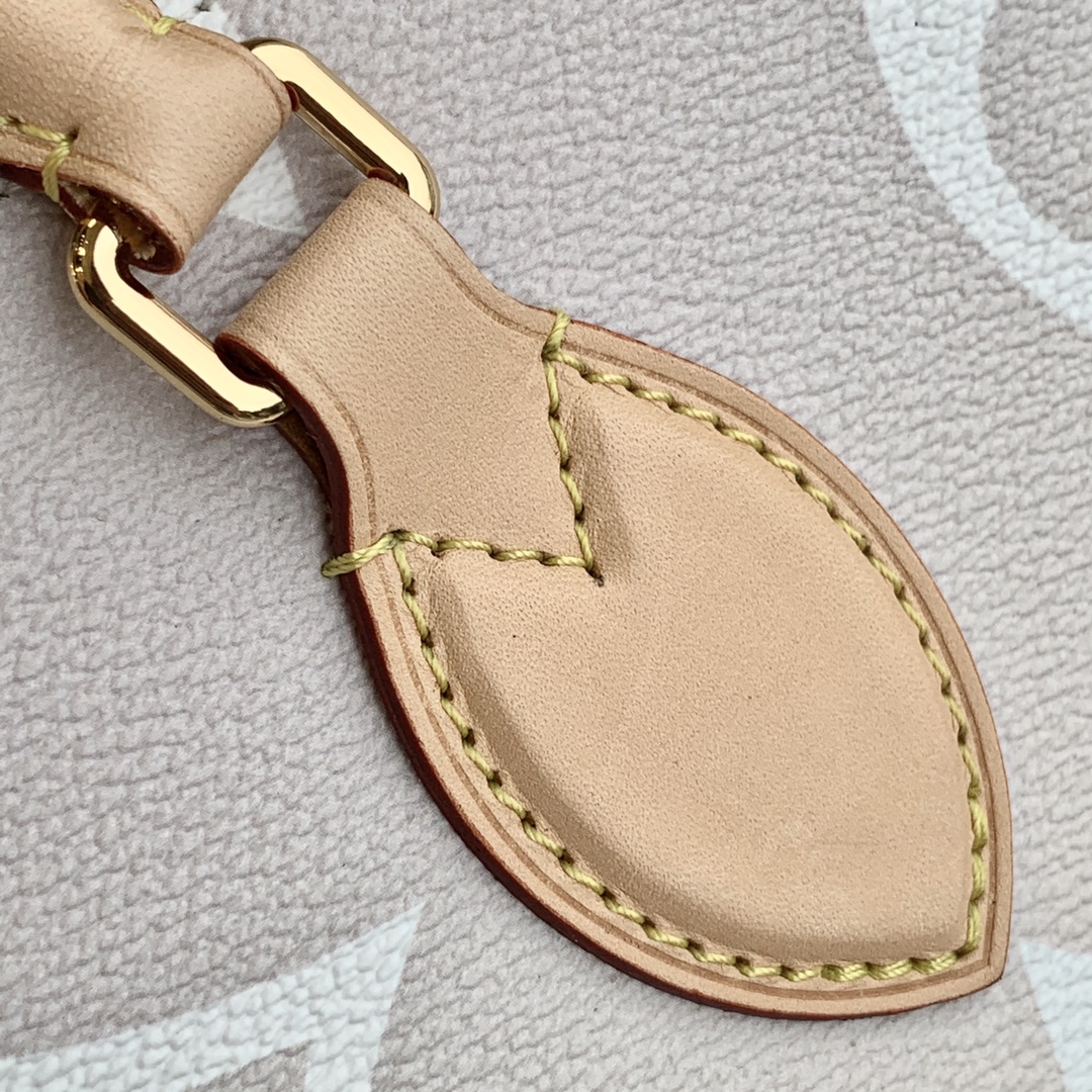 l0*is V*t0n by the pooll onthego handbag-35*27*14cm