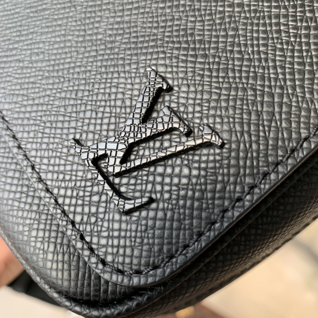 l0*is V*t0n district messenger bag-m46255-26*20*7cm