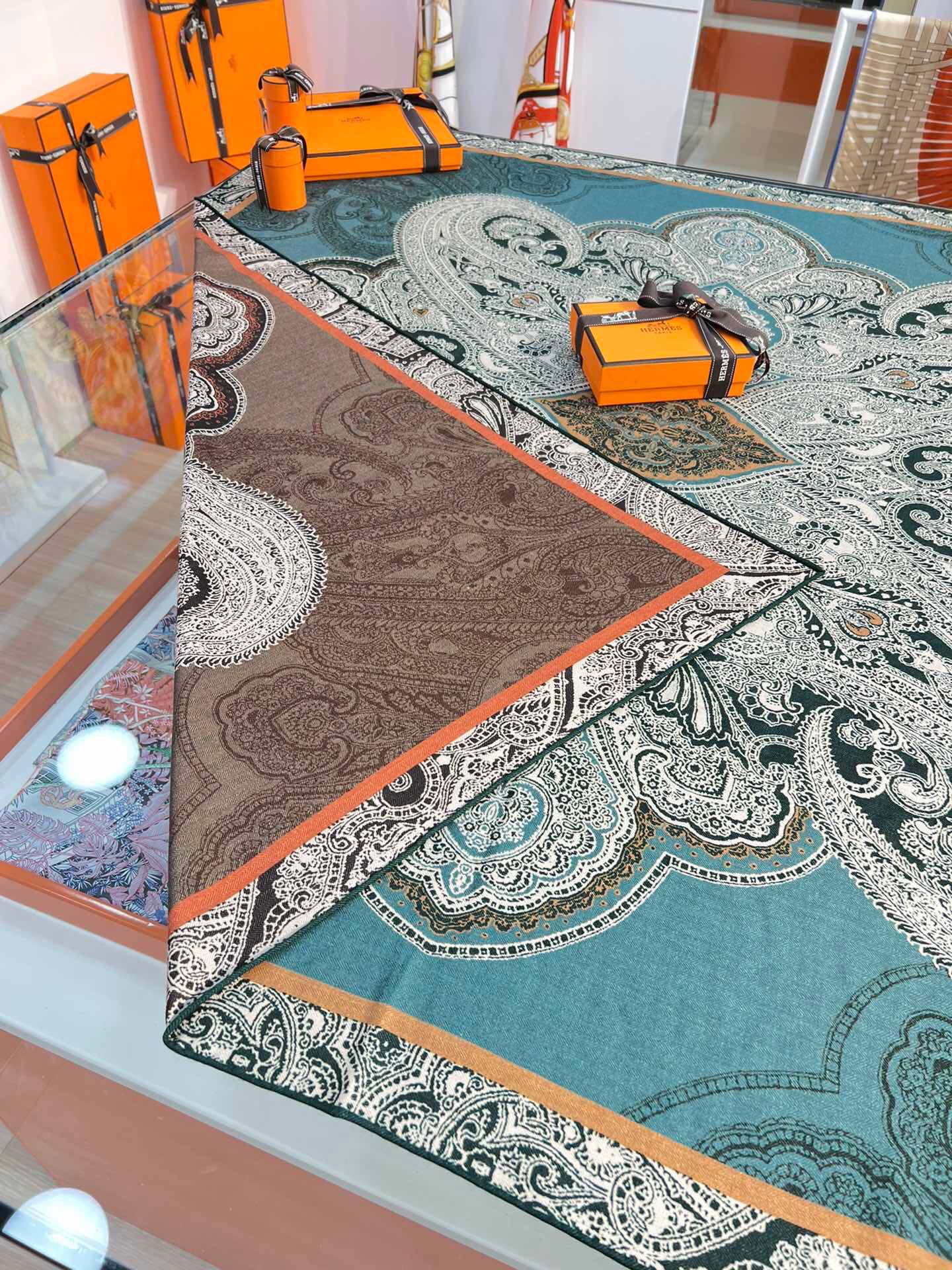 H**mes shawls-140*140cm