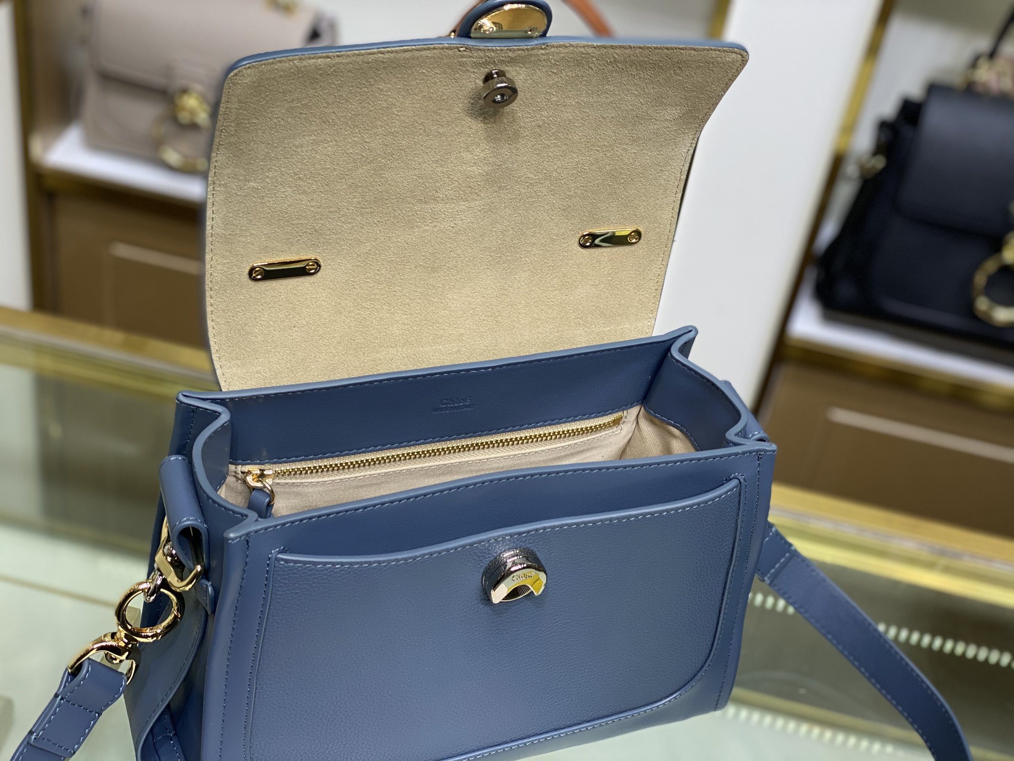 Ch10e tess bag-21*8*17cm
