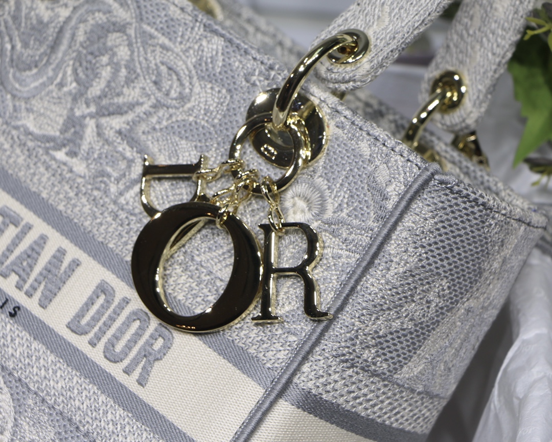 lady D*or bag-24*20*11cm