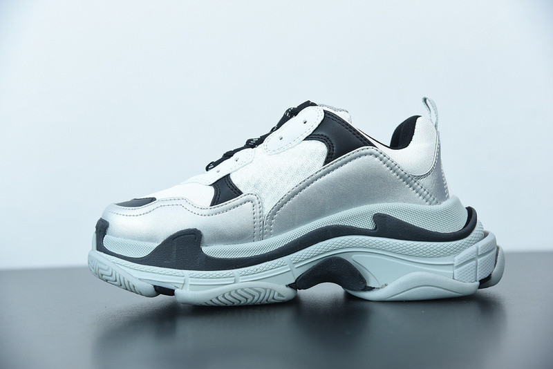 Ba*len*cia*ga triple s