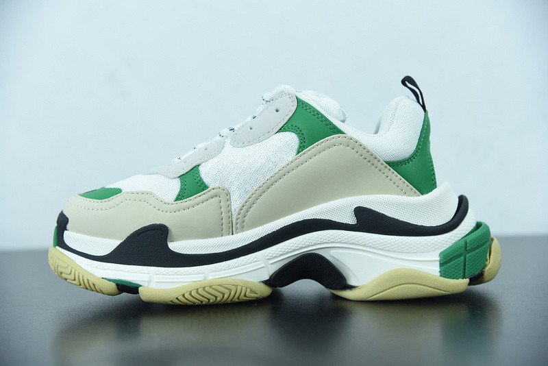 Ba*len*cia*ga triple s