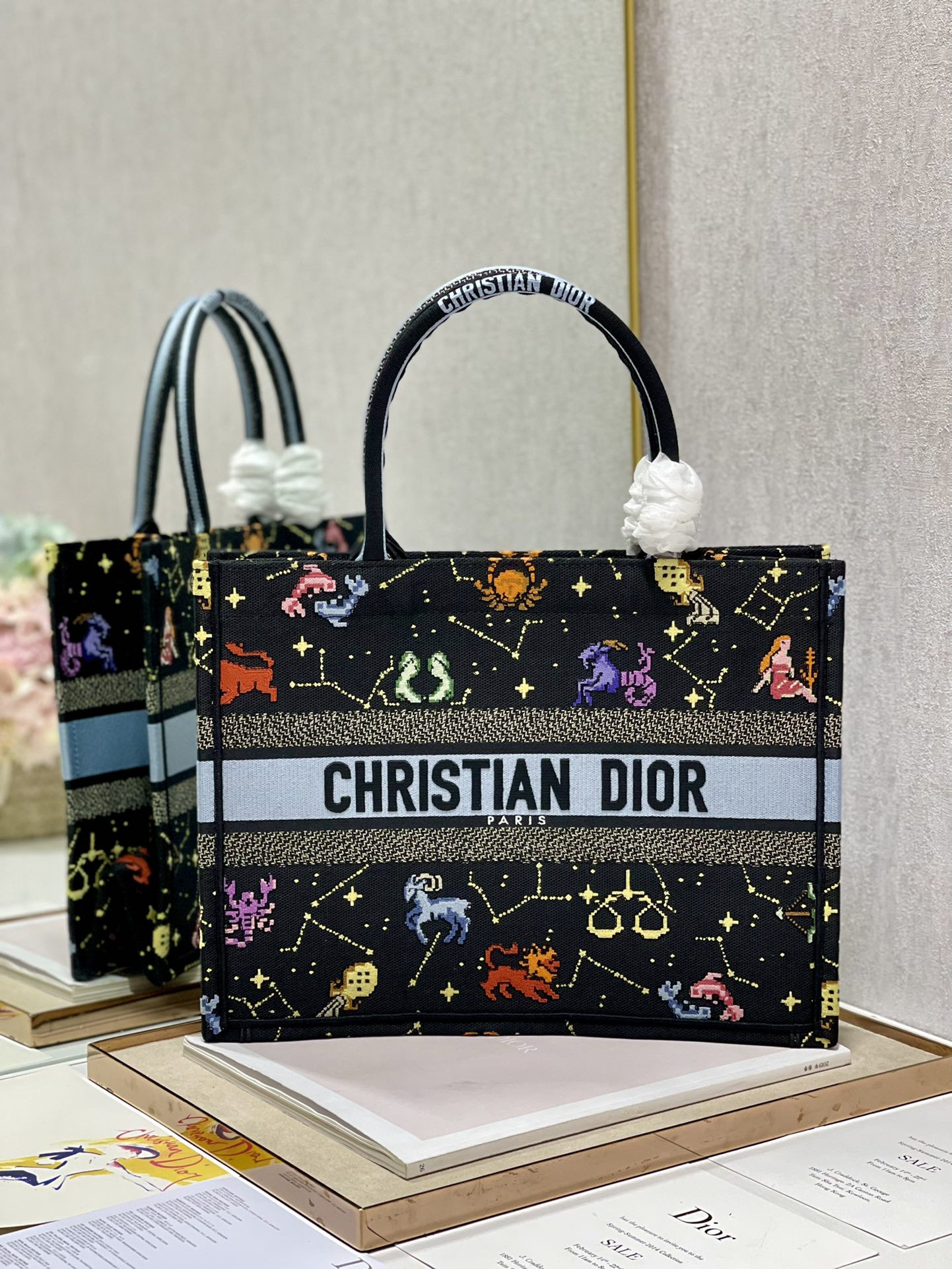 D*or small book tote-36.5cm