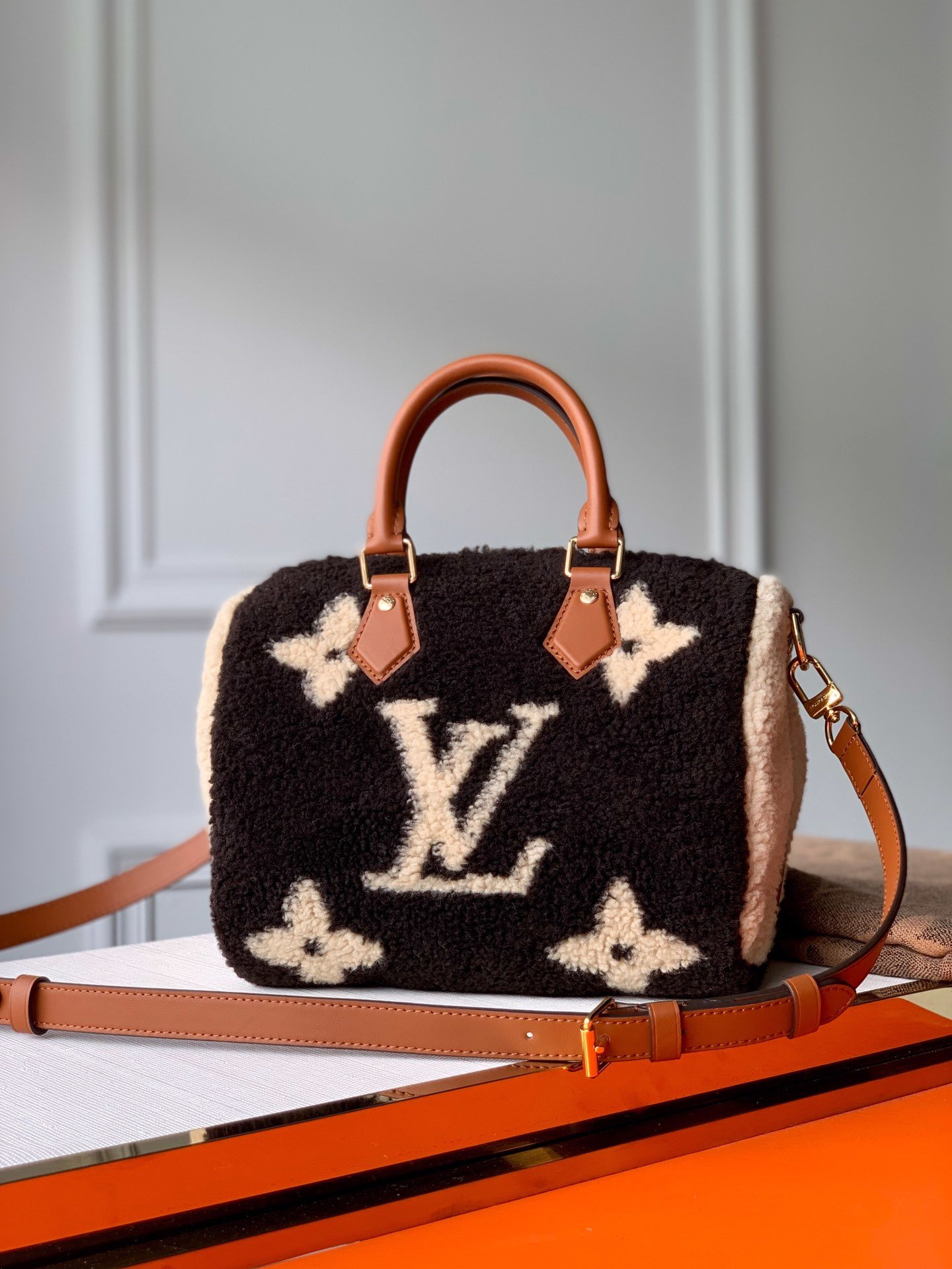 l0*is V*t0n m55423 speedy 25-25*19*15cm