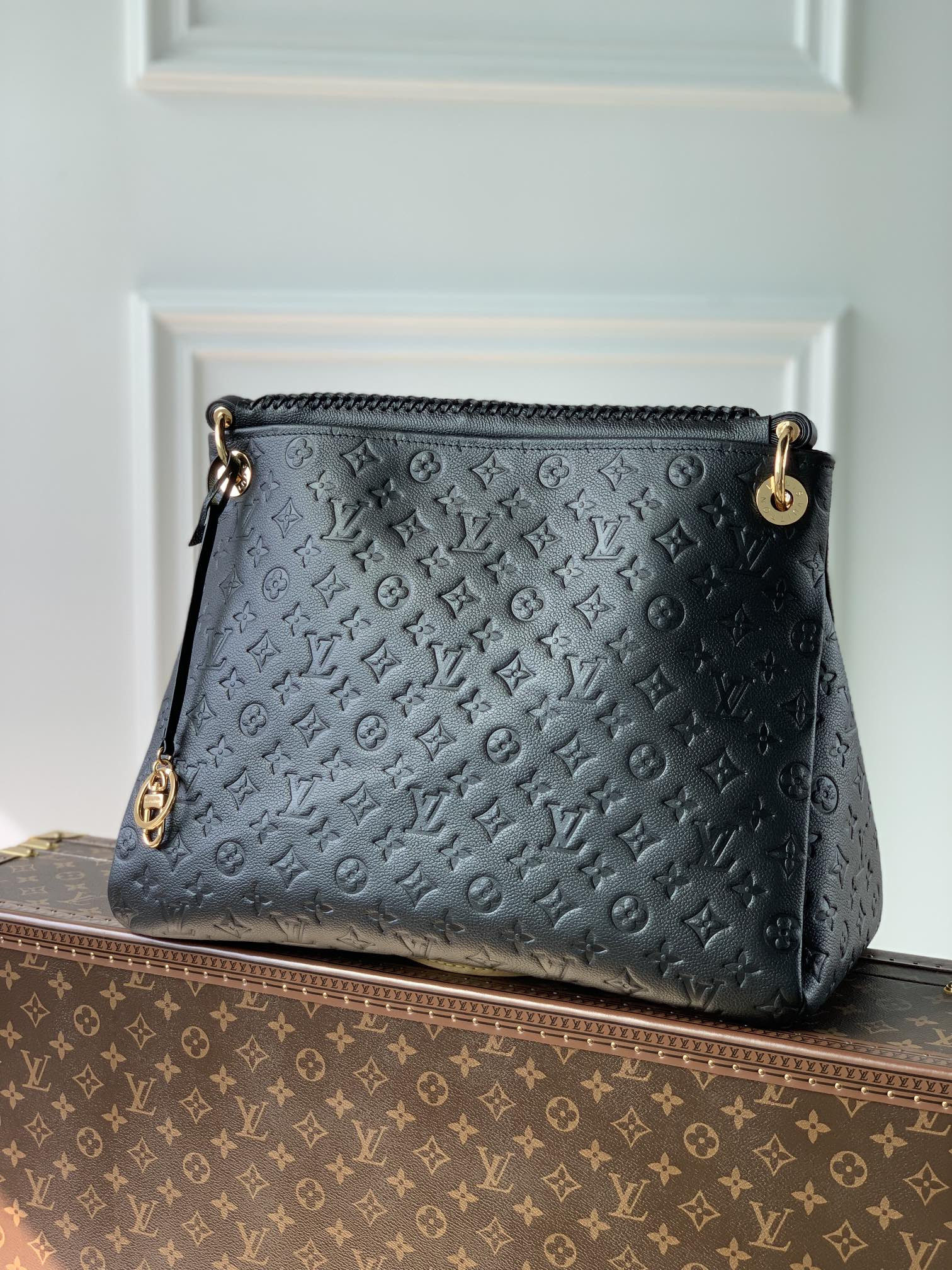 l0*is V*t0n artsy handbag-black-47*32*22cm