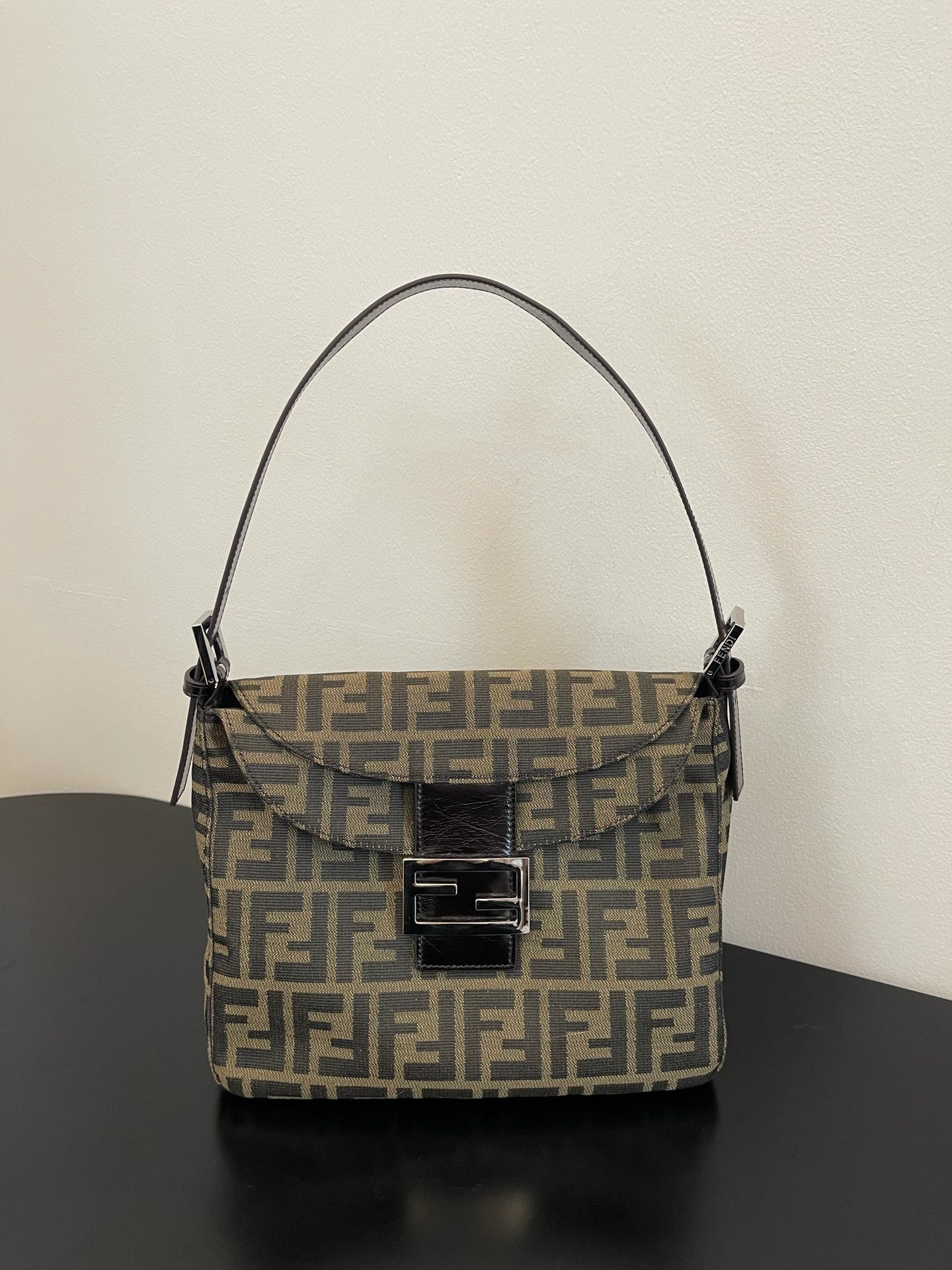 F**di vintage handbags-25x17x13cm