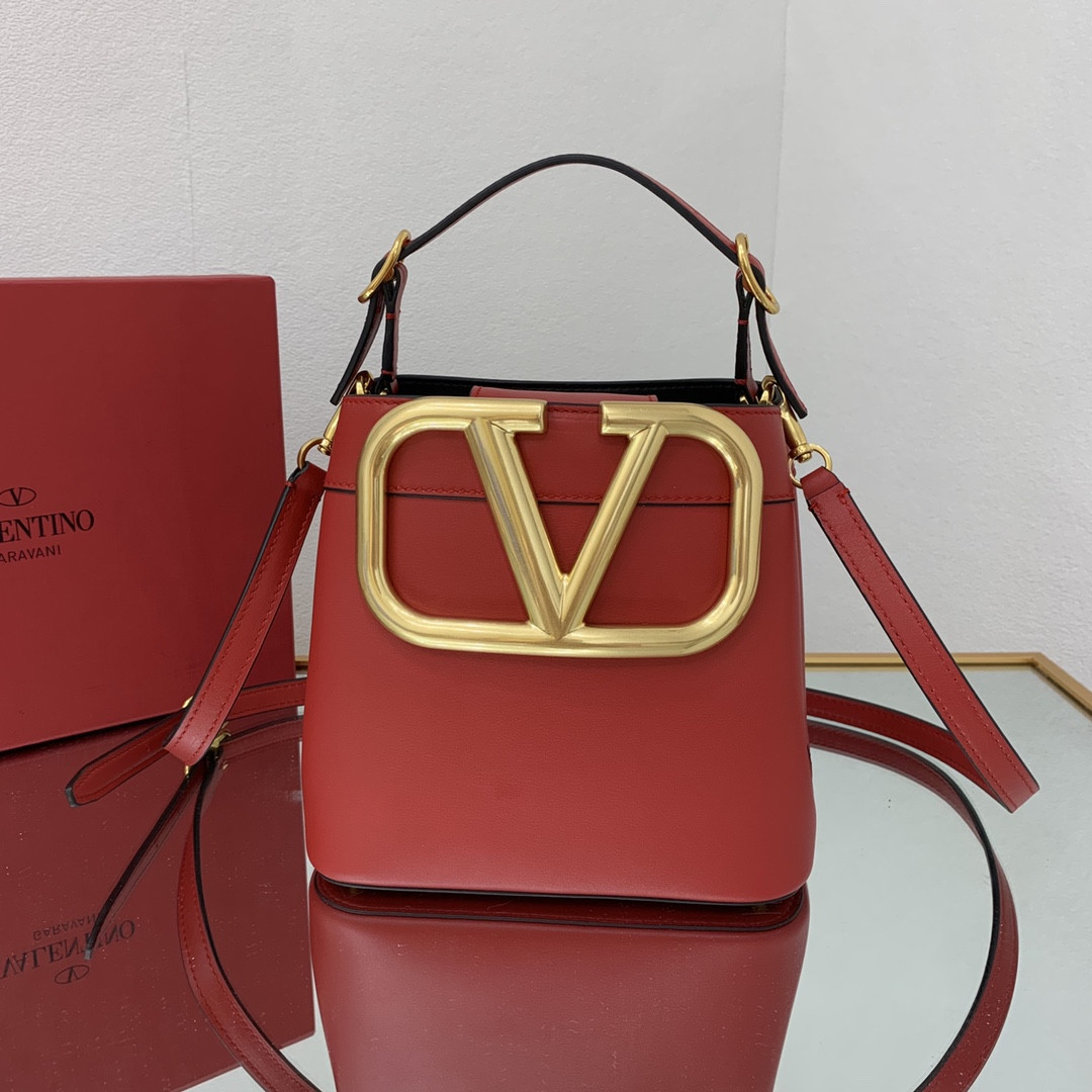 Va1e*ntin0 garavani s*pervee bag-20*19*12cm