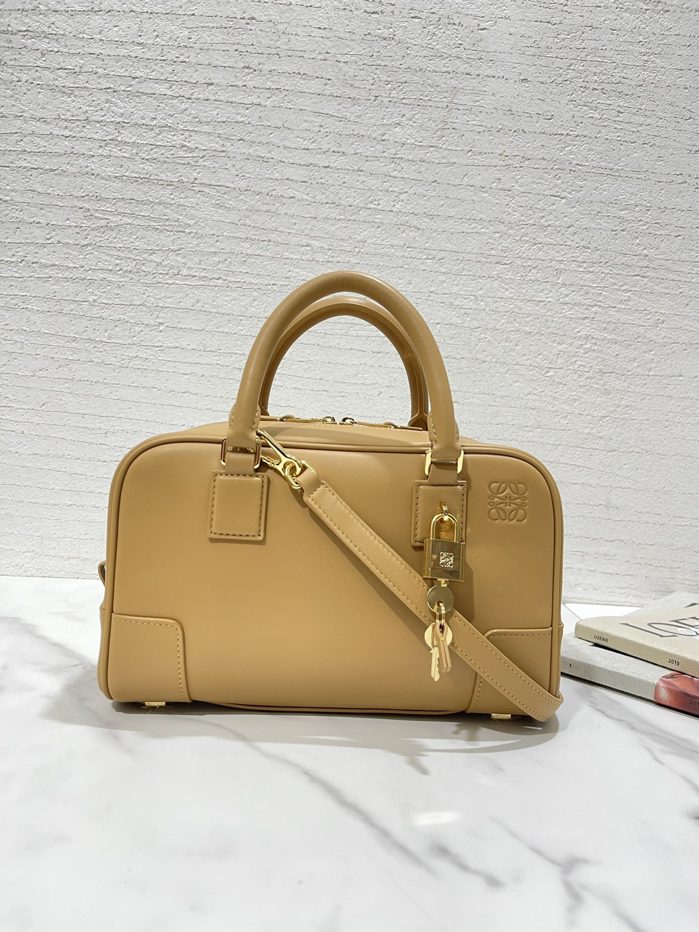 L0ew* amazon bag-23*16*10cm