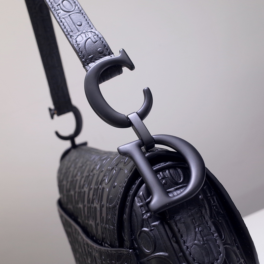 D*or oblique bag-25.5*20*6.5cm