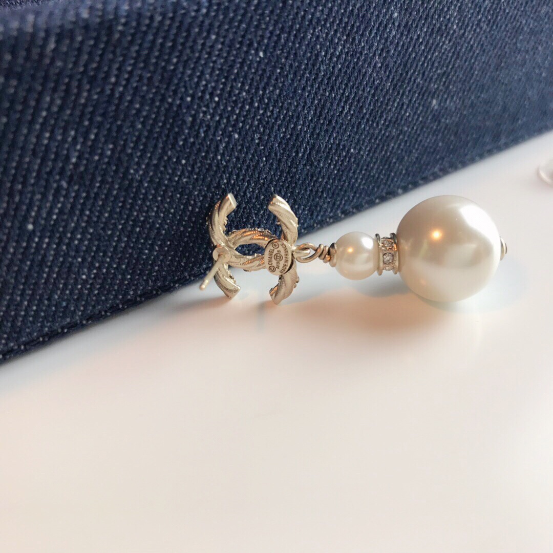 Ch@nel Earring