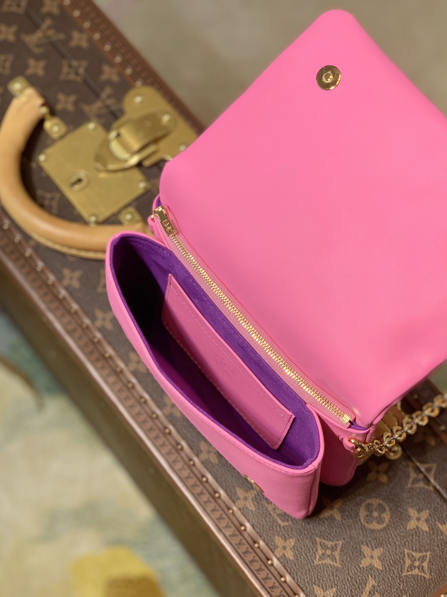 l0*is V*t0n pochette coussin chain bag-20*14*8cm
