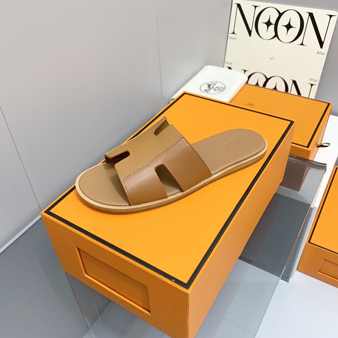 H**mes sandals