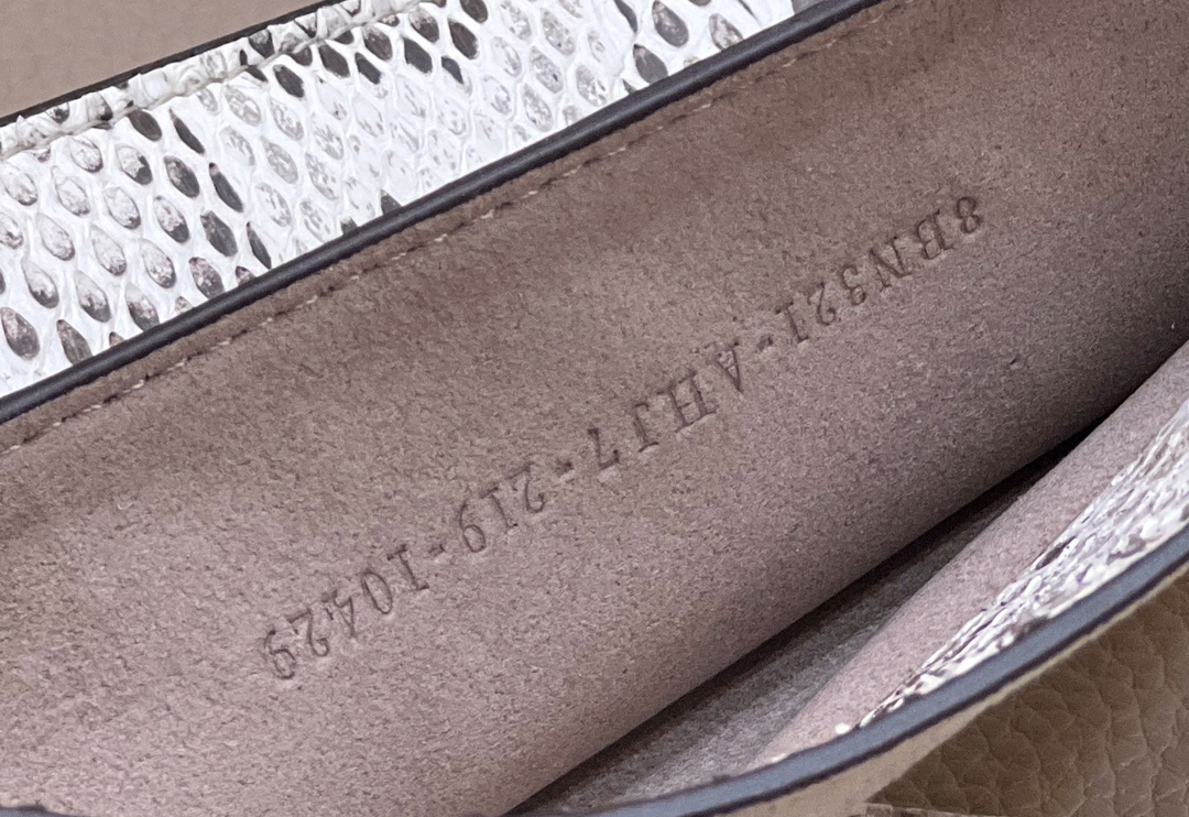 F**di peekabootote-33×12×25cm