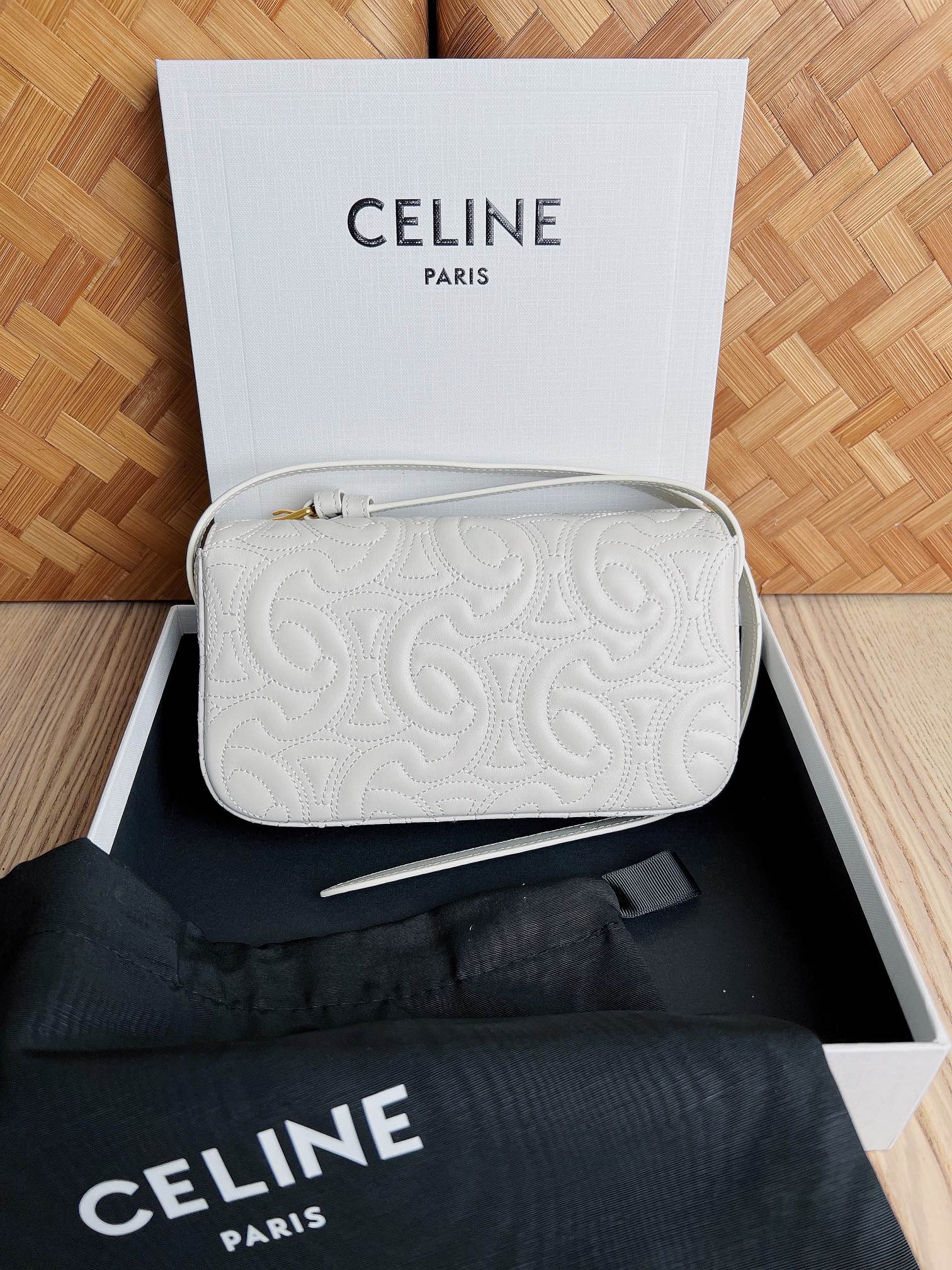Ce**e quilted lambtriomphe bag-20 x 10 x 4cm