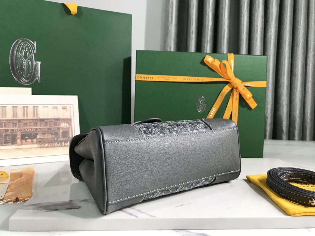 G09ard coated canvas and leather saigon top handle bag-21cm