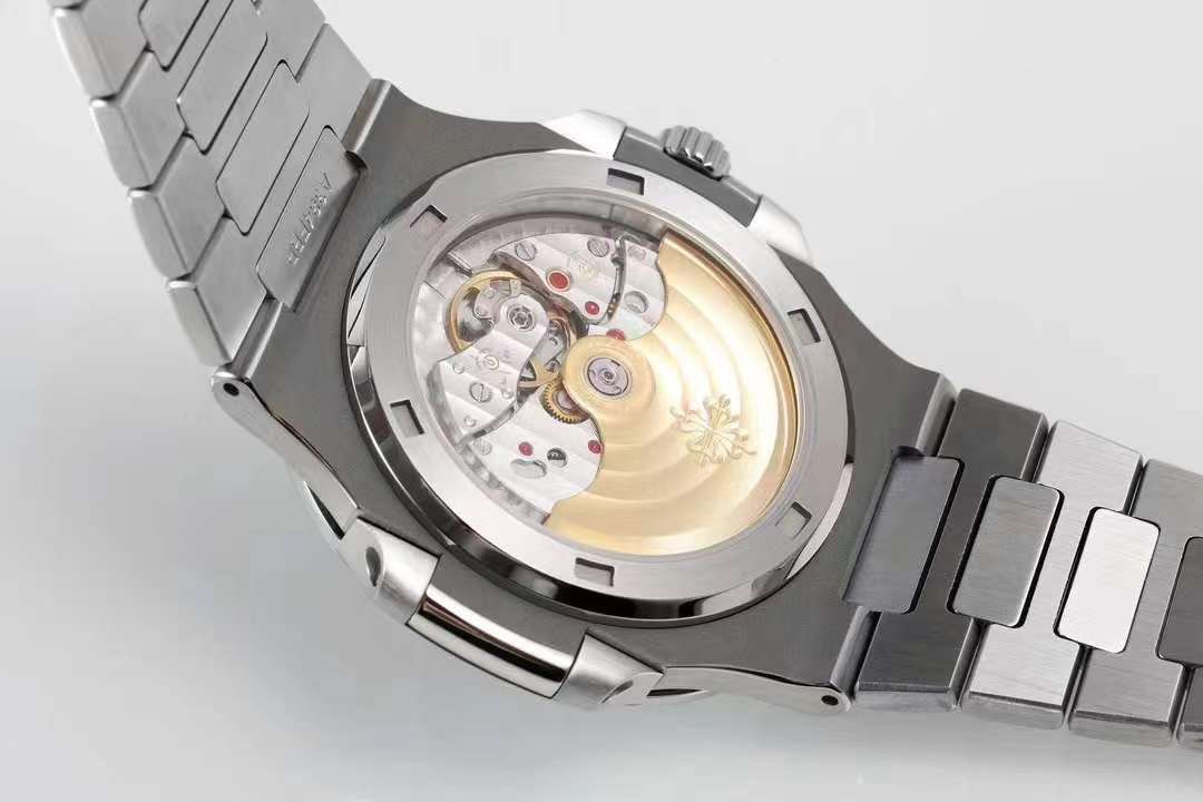 Pat*k Phi1i*pe nautilus 5711/1a-010 stainless steel