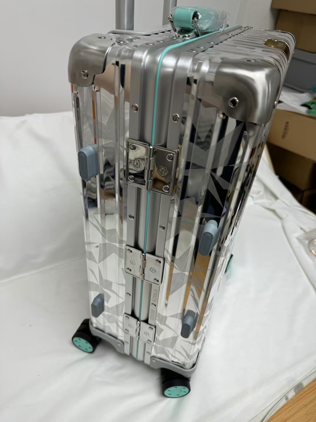 r1m0wa lU*gage-‭20inch