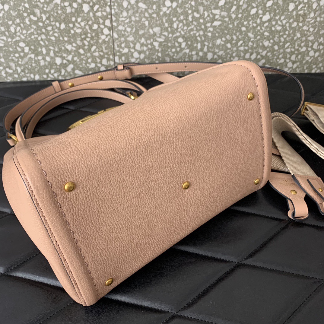 Va1e*ntin0 garavani alltime small handbag in grainy -26*21*17cm