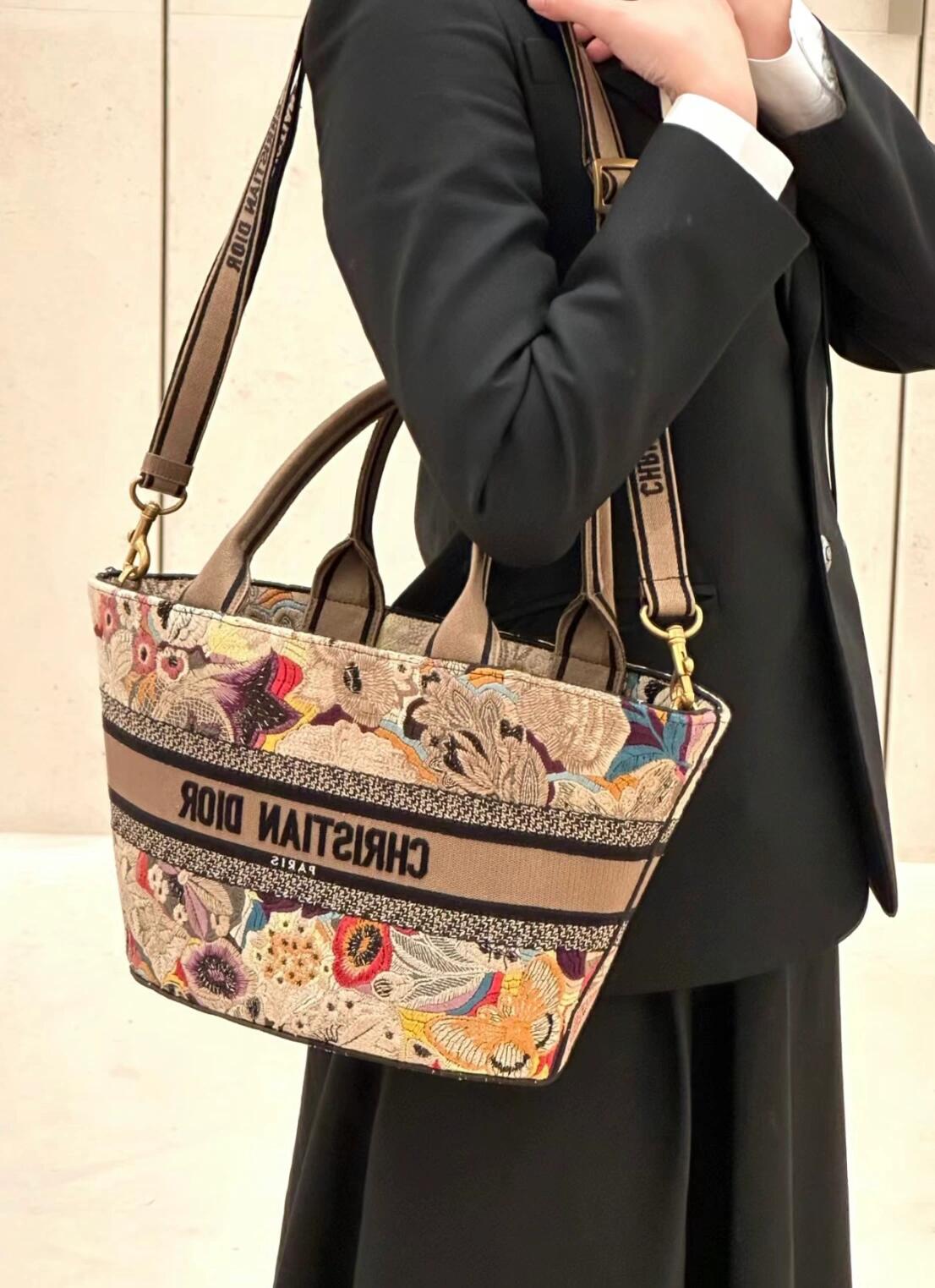 D*or tote bags-27 x 20 x 8cm