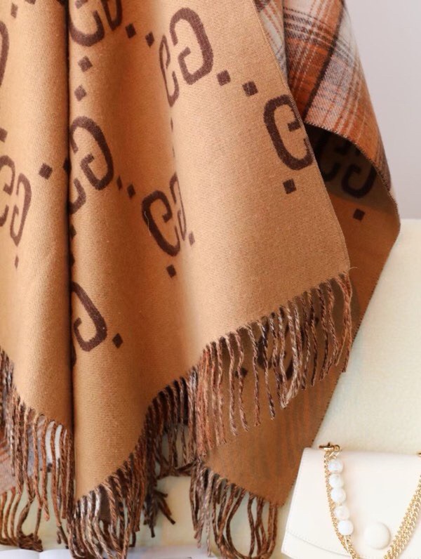 F**di shawls