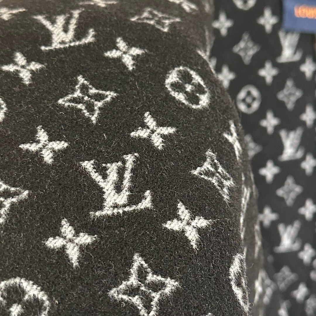 Lou*is Vuitt*on Wool Trench Coat
