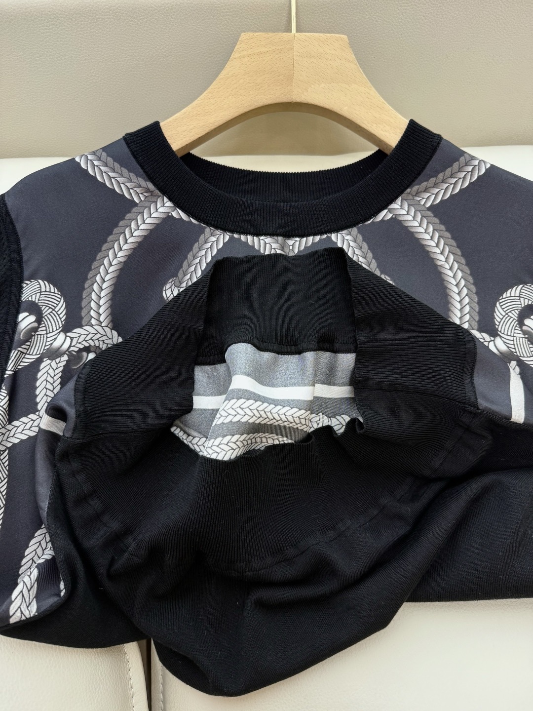 H**me5 knit top
