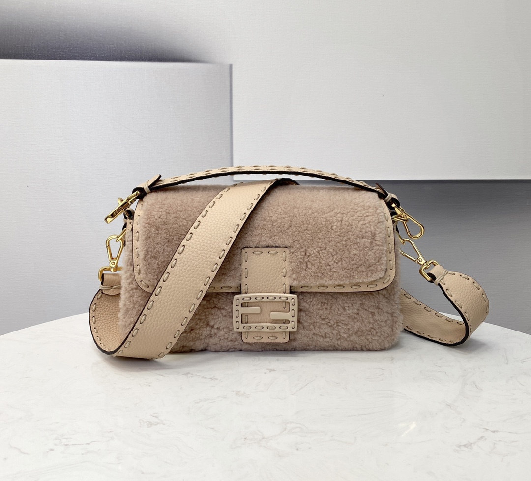 F**di medium baguette bag-27×6×15cm