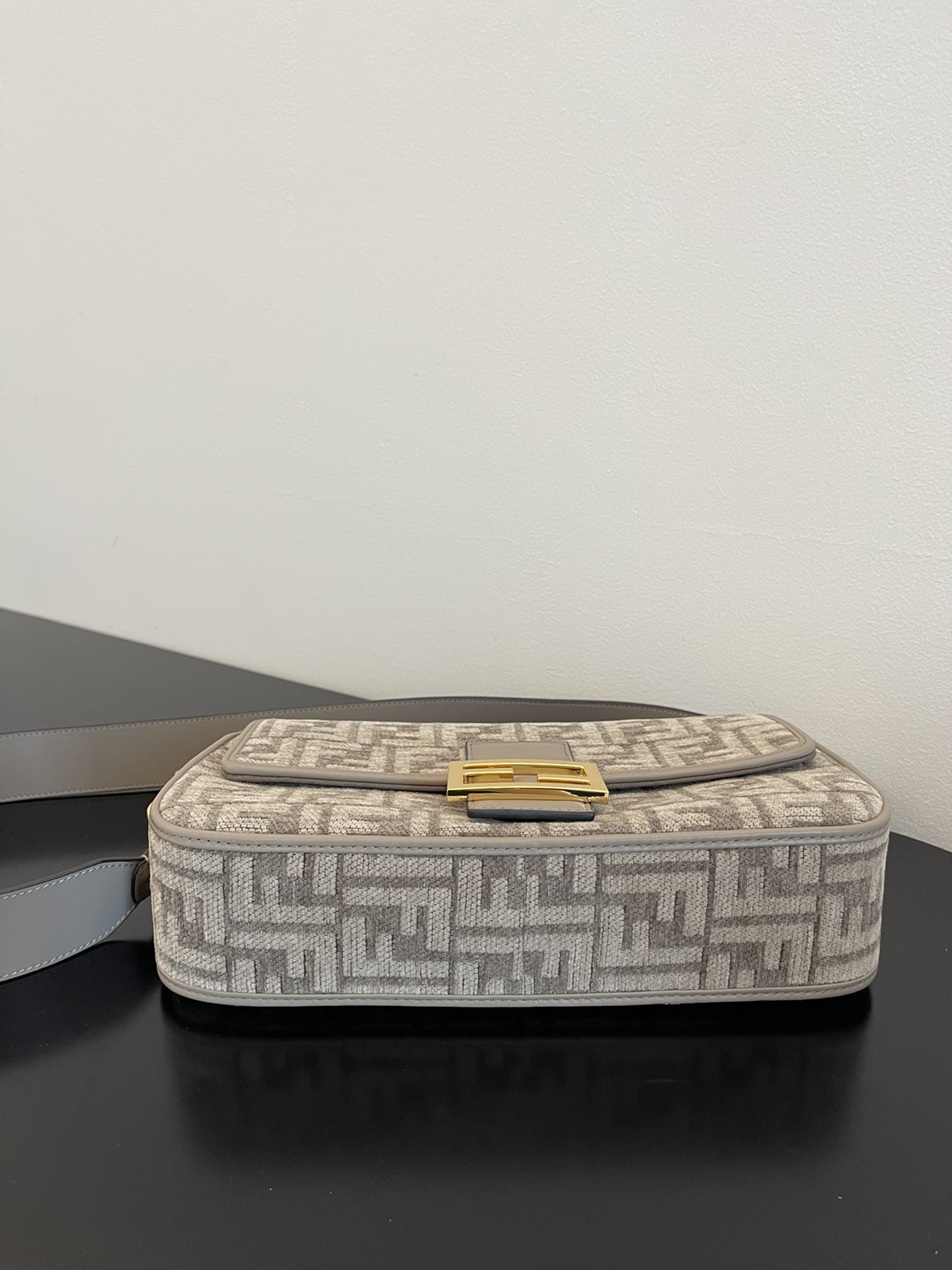 F**di baguette bag-26x14x4cm