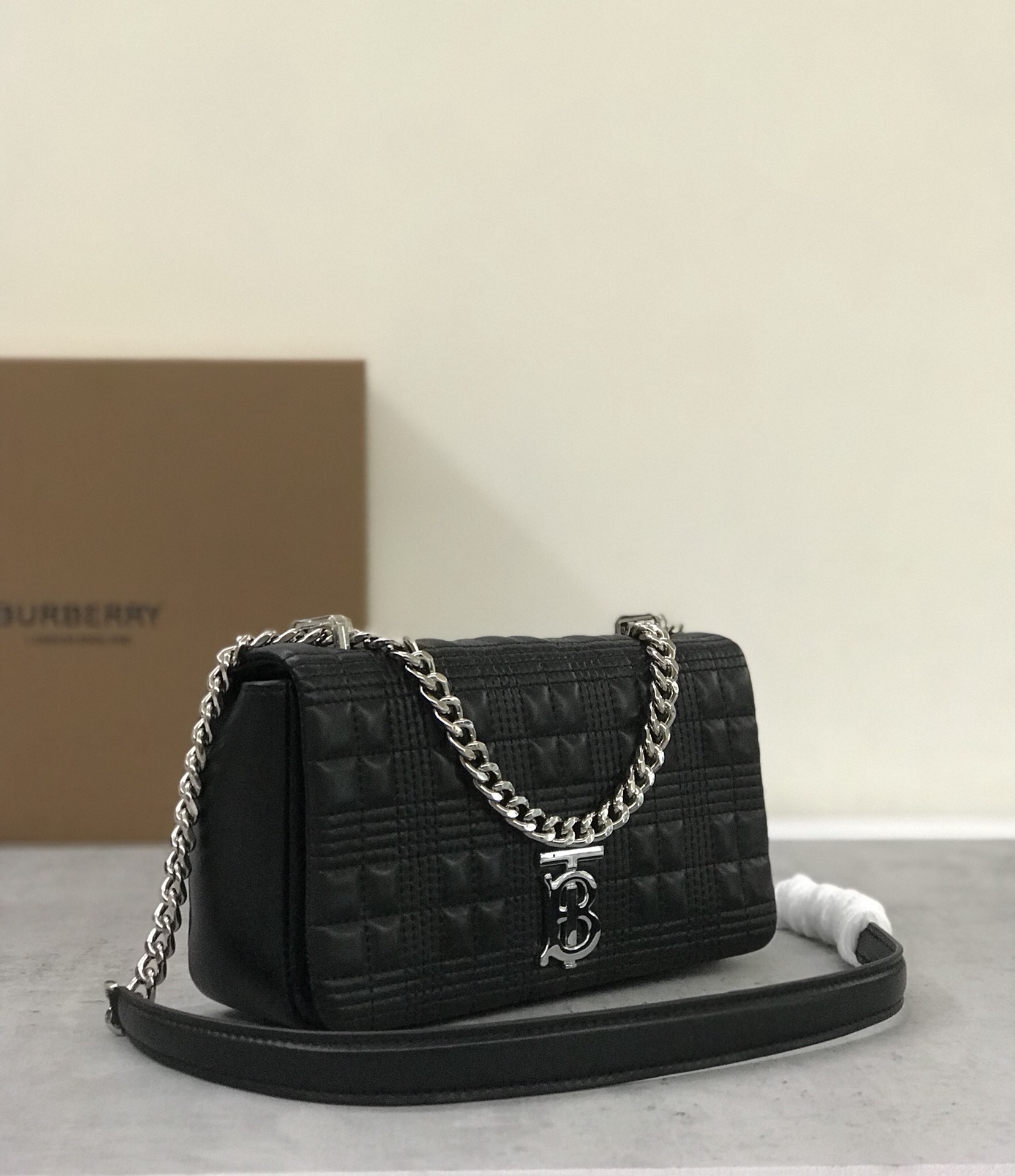 B**rry lola chain bag-23*13*6cm