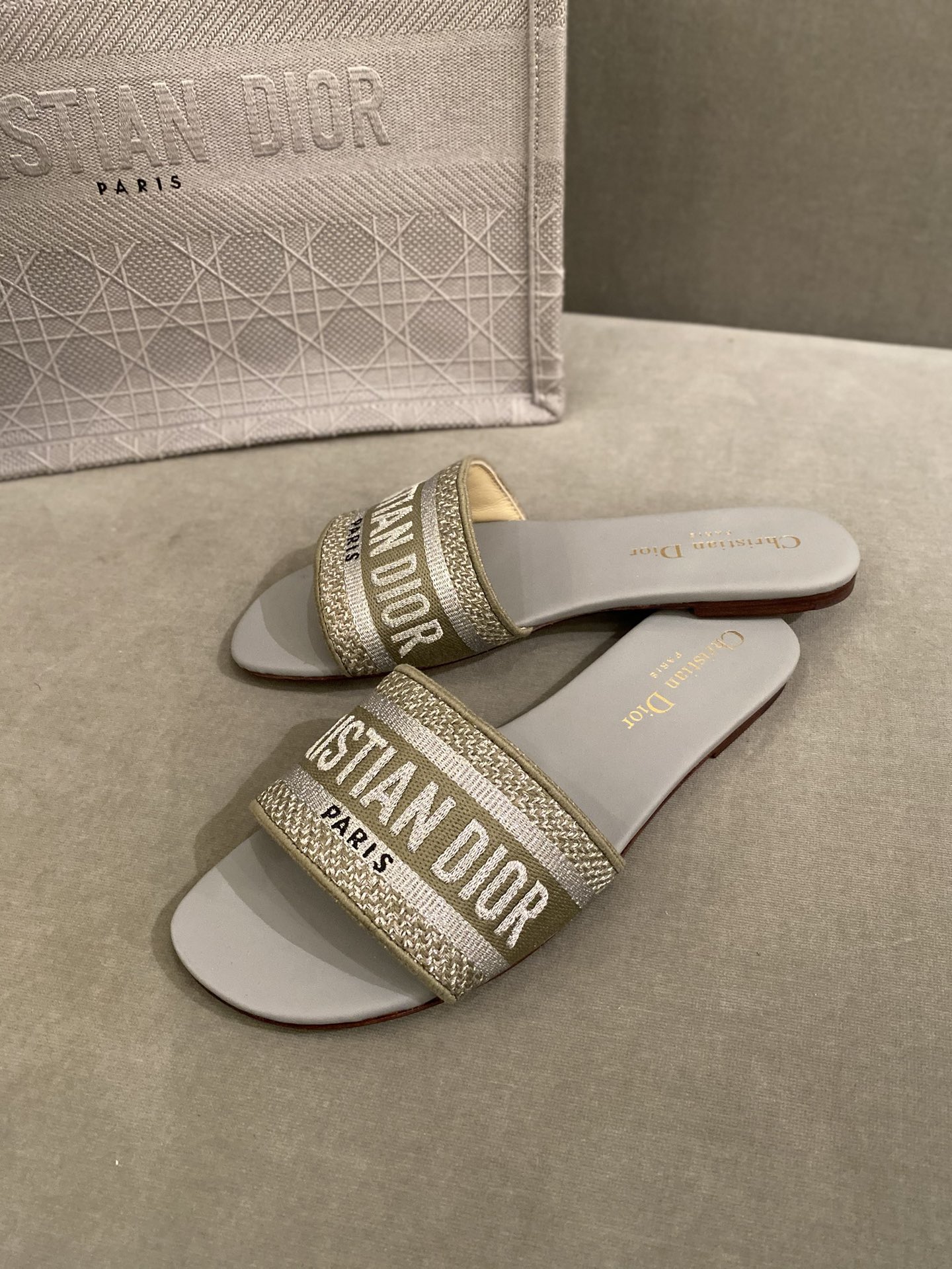 D*or slippers